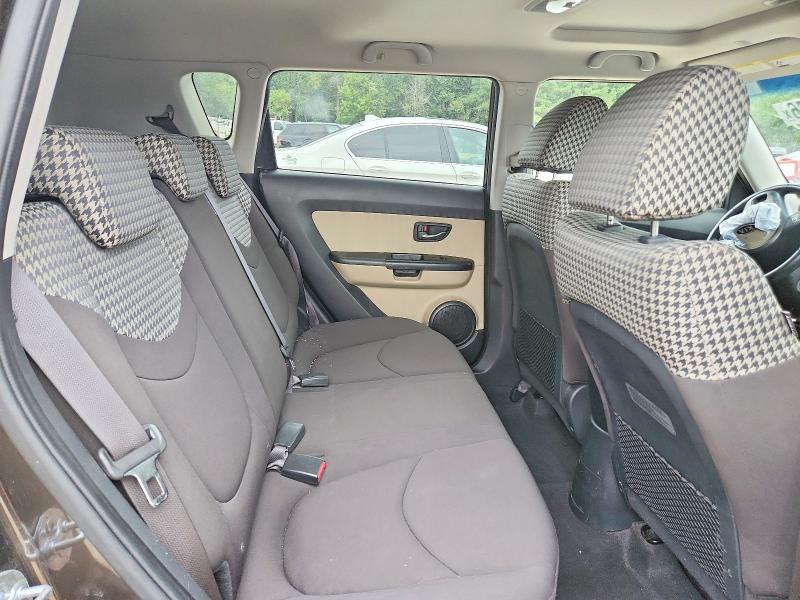 Photo 11 from auction – 2010 KIA SOUL with VIN KNDJT2A22A7132094