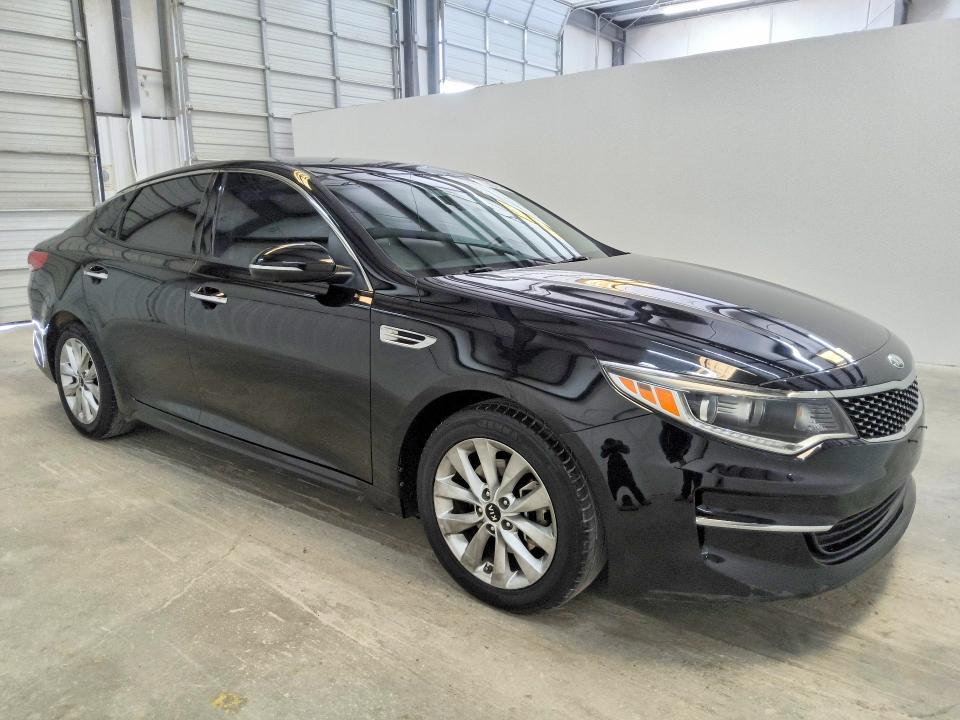 Photo 4 from auction – 2018 KIA OPTIMA with VIN 5XXGU4L39JG261949