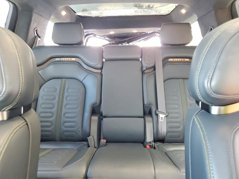 Foto 10 de la subasta – 2024 RIVIAN R1S con VIN 7PDSGABA7RN036888