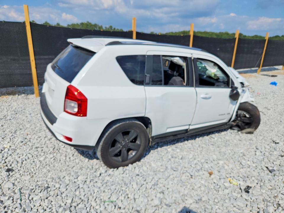 Снимка 3 от търг – 2012 JEEP COMPASS с VIN 1C4NJCBA0CD553870
