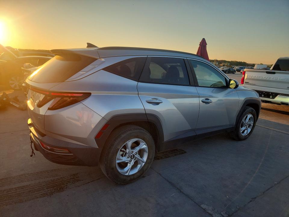Photo 3 from auction – 2023 HYUNDAI TUCSON with VIN 5NMJBCAE3PH216526
