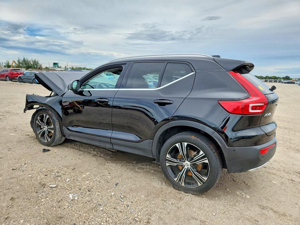 Photo 2 from auction – 2020 VOLVO XC40 with VIN YV4162UL4L2187705