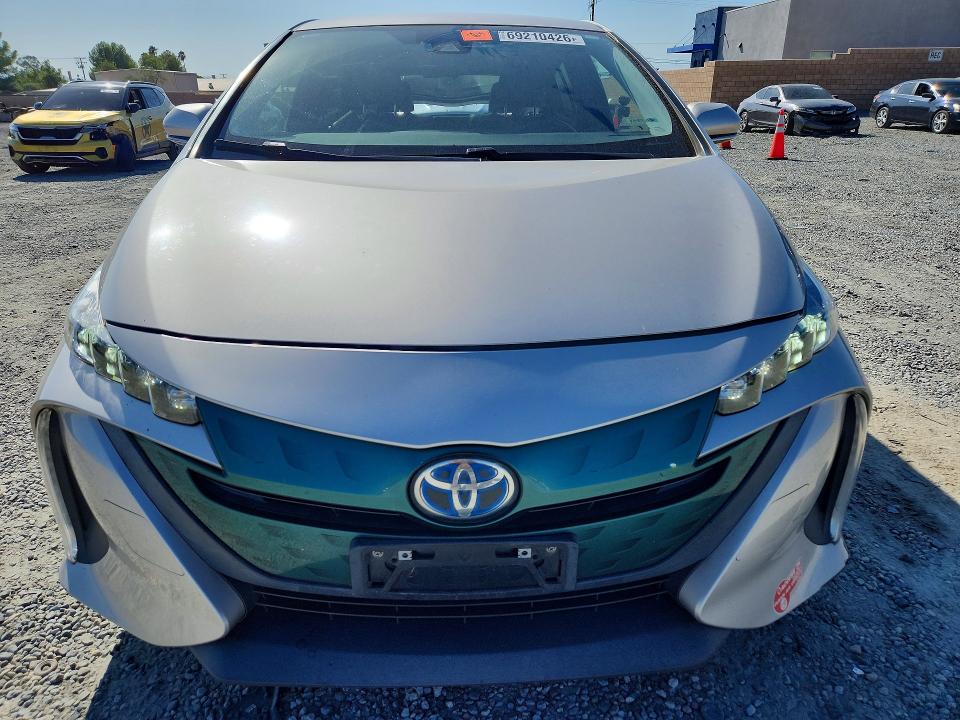 Photo 5 from auction – 2017 TOYOTA PRIUS PRIME with VIN JTDKARFP8H3056308