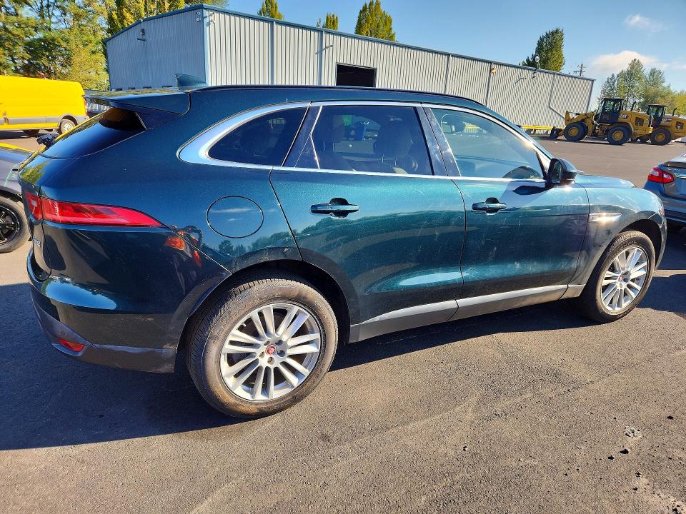 Photo 3 from auction – 2017 JAGUAR F-PACE with VIN SADCK2BN9HA099312
