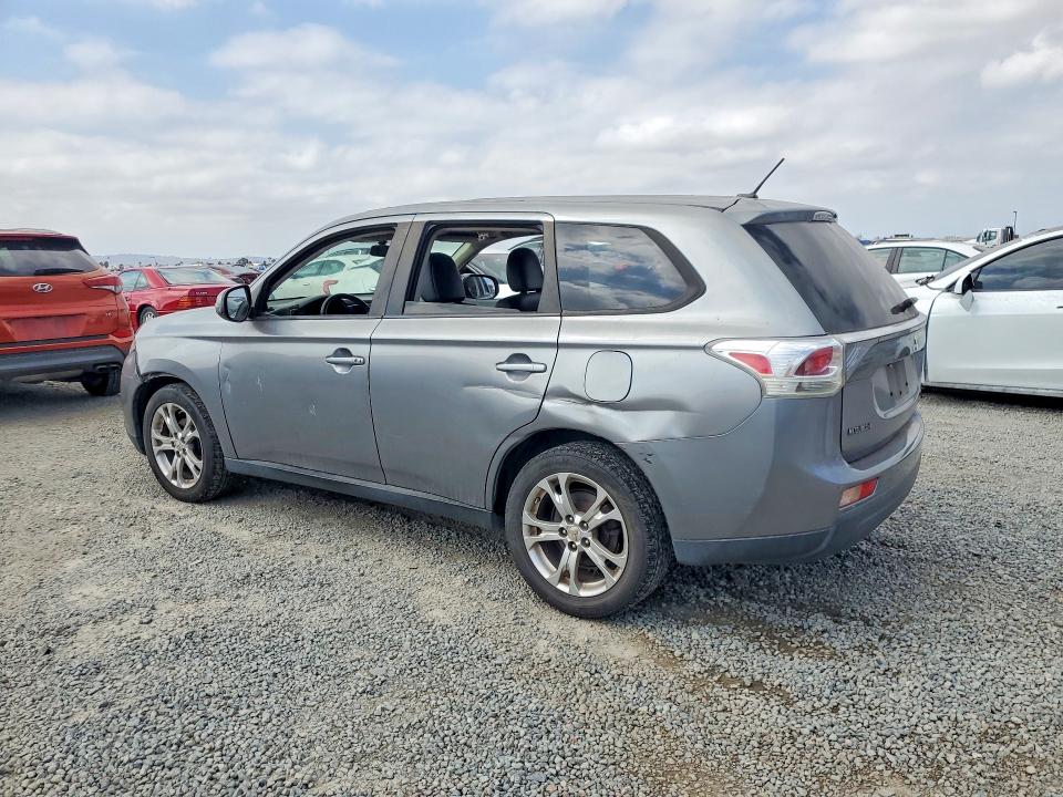 Photo 2 from auction – 2014 MITSUBISHI OUTLANDER with VIN JA4AD3A36EZ004859