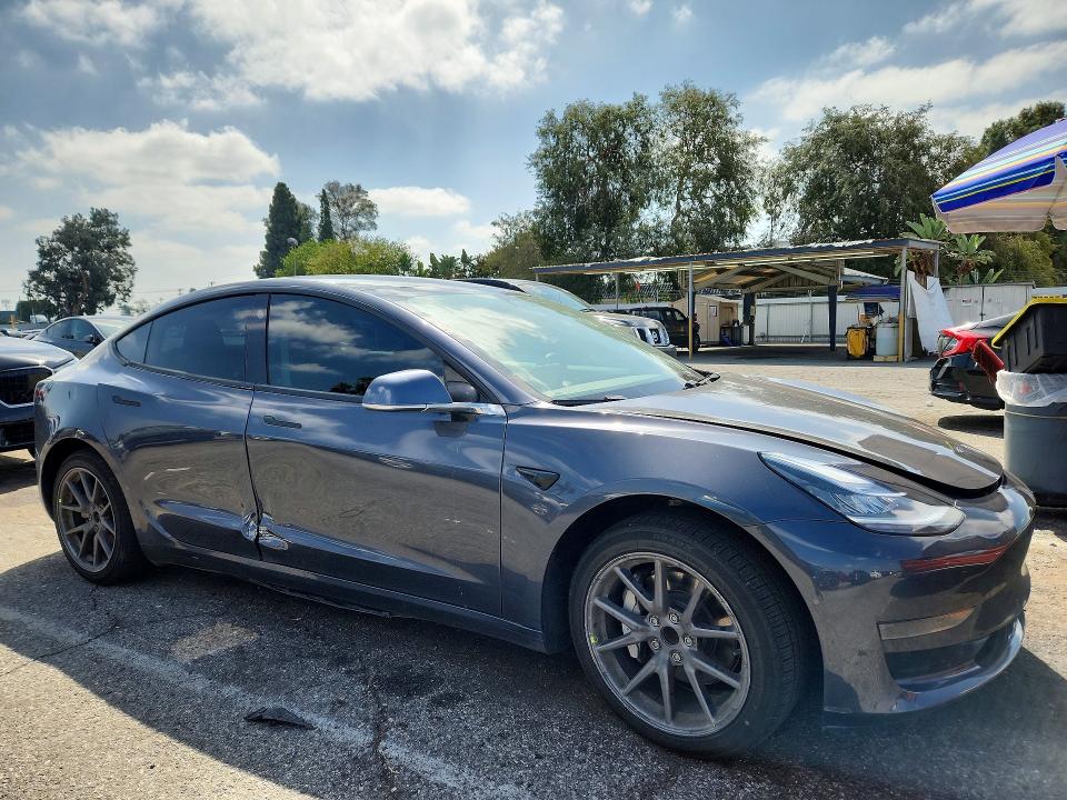 Photo 4 from auction – 2020 TESLA MODEL 3 with VIN 5YJ3E1EA8LF705107