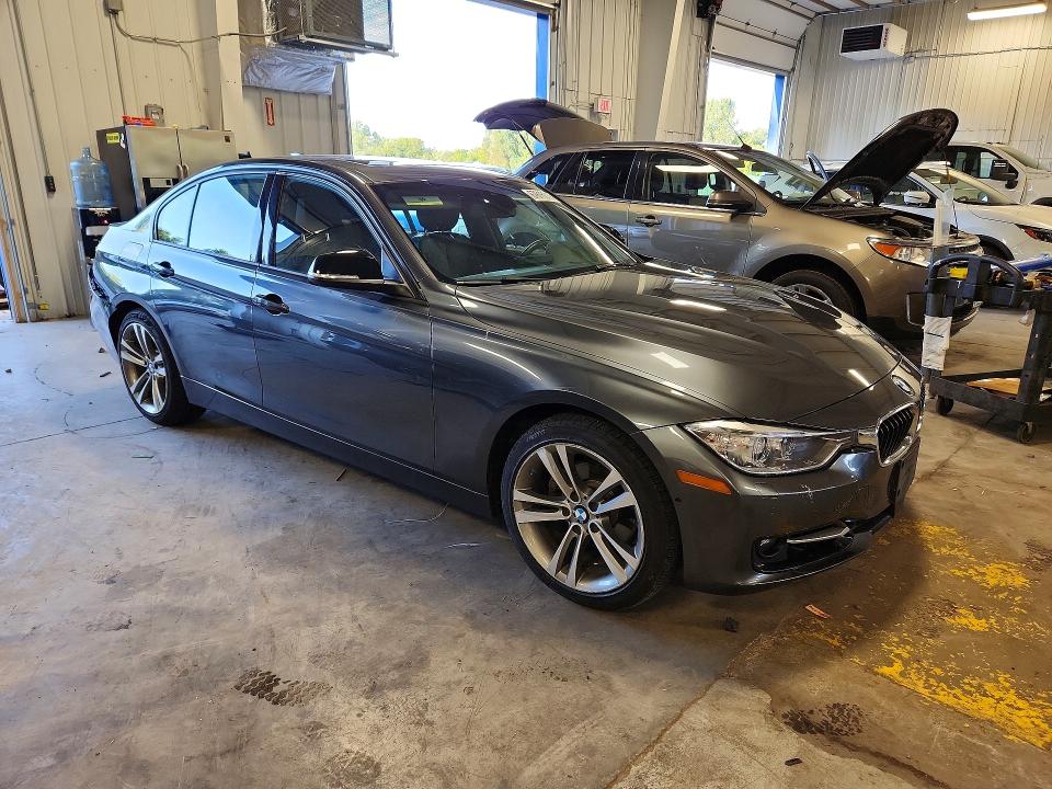 Zdjęcie 4 z aukcji – 2013 BMW 328 z VIN WBA3B5G57DNS03933