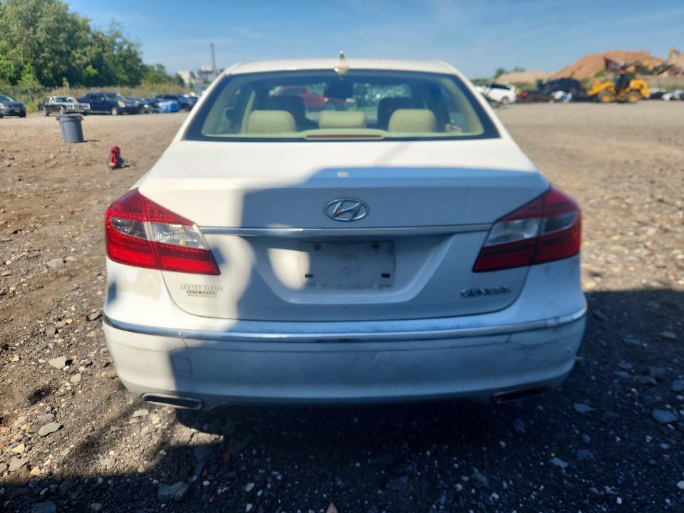 Photo 6 from auction – 2012 HYUNDAI GENESIS with VIN KMHGC4DD5CU195290