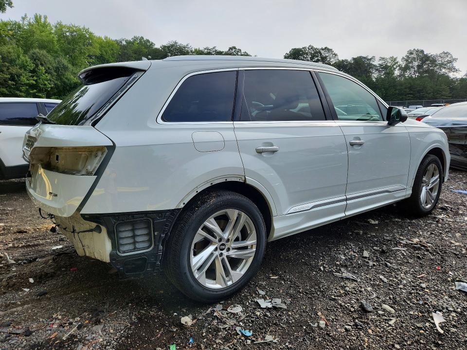 Photo 3 from auction – 2021 AUDI Q7 with VIN WA1LXAF72MD014672