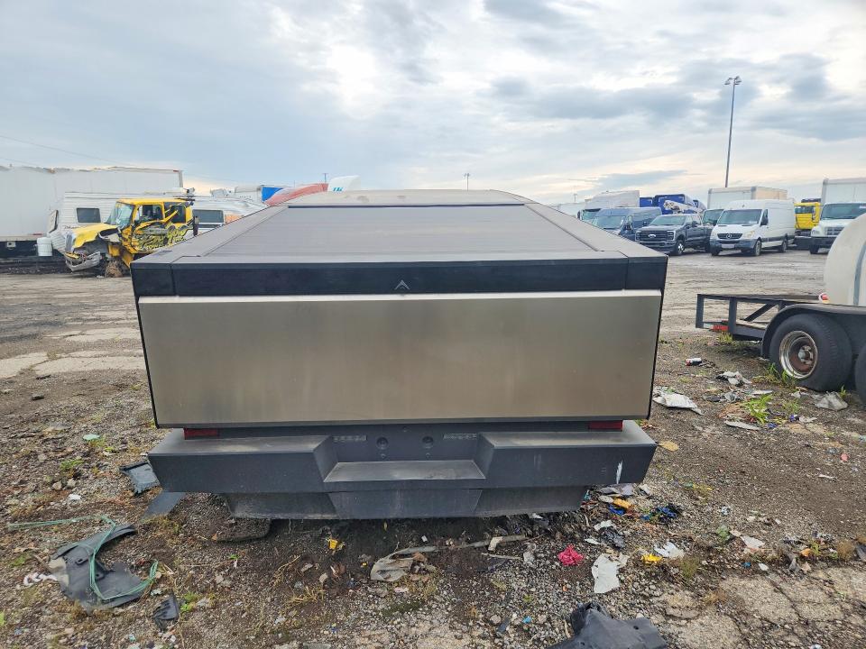 Photo 6 from auction – 2024 TESLA CYBERTRUCK with VIN 7G2CEHED9RA026288