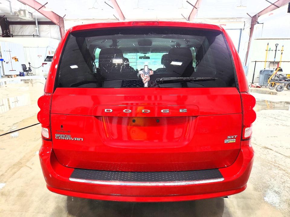 Photo 6 from auction – 2016 DODGE GRAND CARAVAN with VIN 2C4RDGCG6GR179710