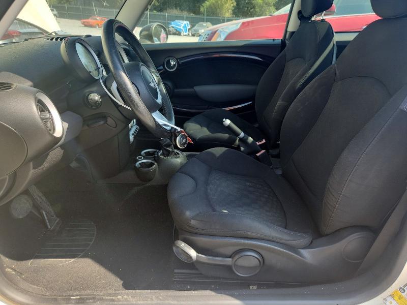 Photo 7 from auction – 2008 MINI COOPER with VIN WMWMF33598TT60500