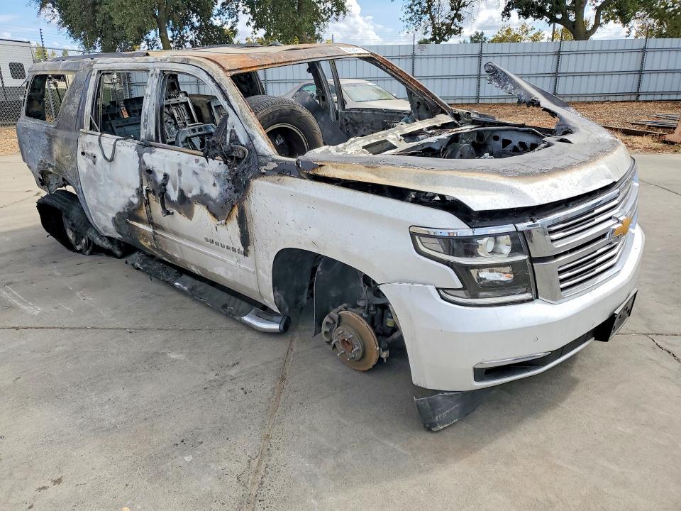 Photo 4 from auction – 2017 CHEVROLET SUBURBAN with VIN 1GNSCJKC5HR398477