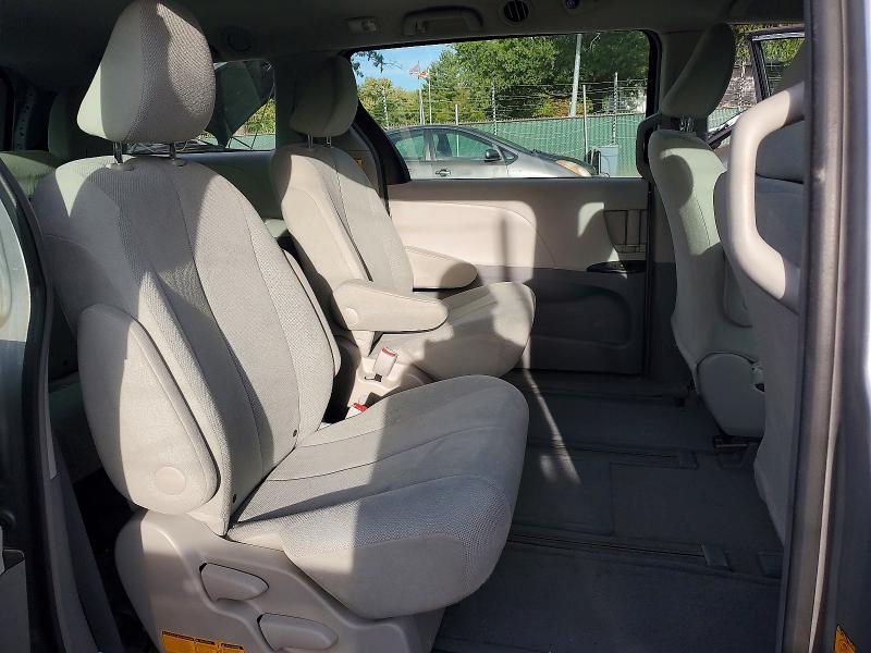 Photo 11 from auction – 2011 TOYOTA SIENNA with VIN 5TDZK3DC7BS100765