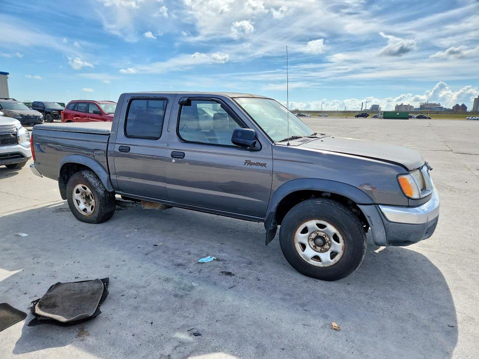 Снимка 4 от търг – 2000 NISSAN FRONTIER с VIN 1N6ED27T9YC361661