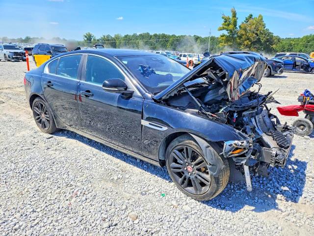 Zdjęcie 4 z aukcji – 2019 JAGUAR XE z VIN SAJAD4FX1KCP45413