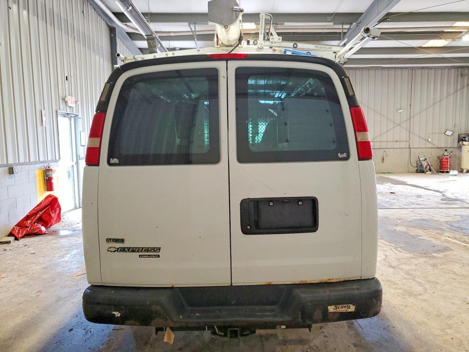 Photo 6 from auction – 2011 CHEVROLET EXPRESS G2500 with VIN 1GCWGFCA4B1169870