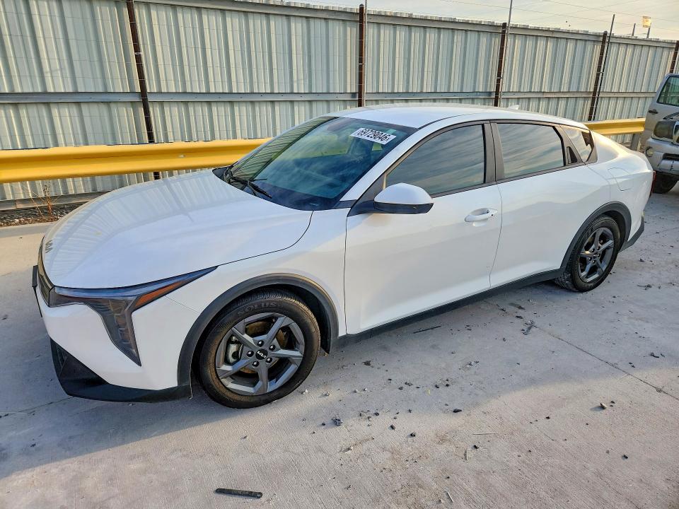 KIA K4 2025 с VIN 3KPFT4DE2SE132864 - Фото с аукциона