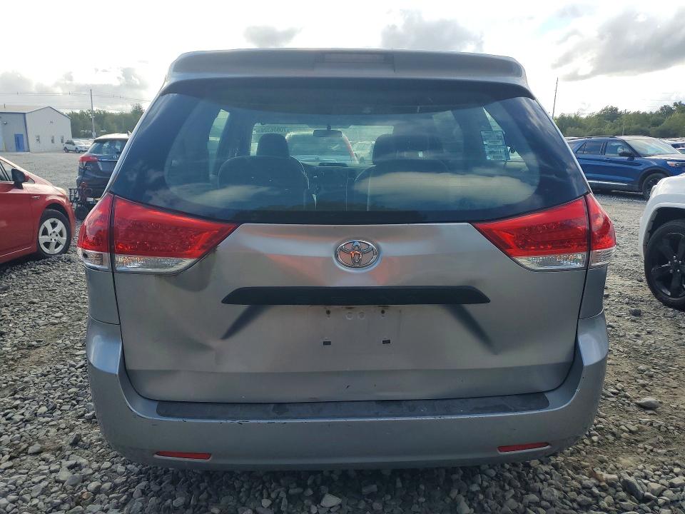 Photo 6 from auction – 2011 TOYOTA SIENNA with VIN 5TDZK3DCXBS008761