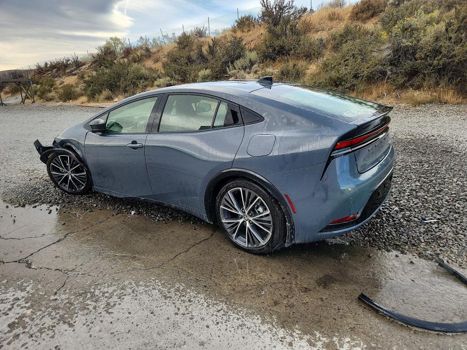 Снимка 2 от търг – 2026 TOYOTA PRIUS с VIN JTDADABU1T3031565