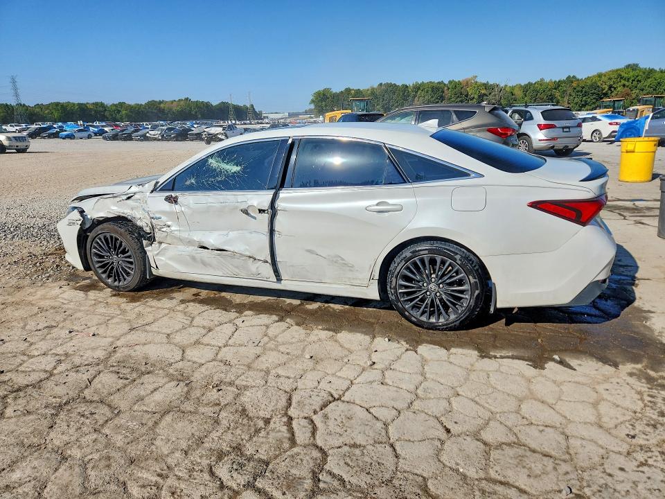 Photo 2 from auction – 2021 TOYOTA AVALON with VIN 4T1EA1AB6MU007778