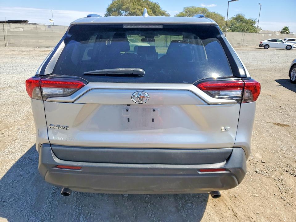 Photo 6 from auction – 2021 TOYOTA RAV4 with VIN 2T3H1RFV1MC111618