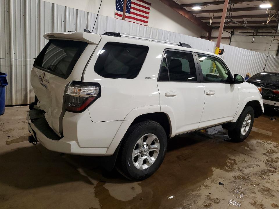 Photo 3 from auction – 2022 TOYOTA 4 RUNNER with VIN JTEMU5JR1N6016157