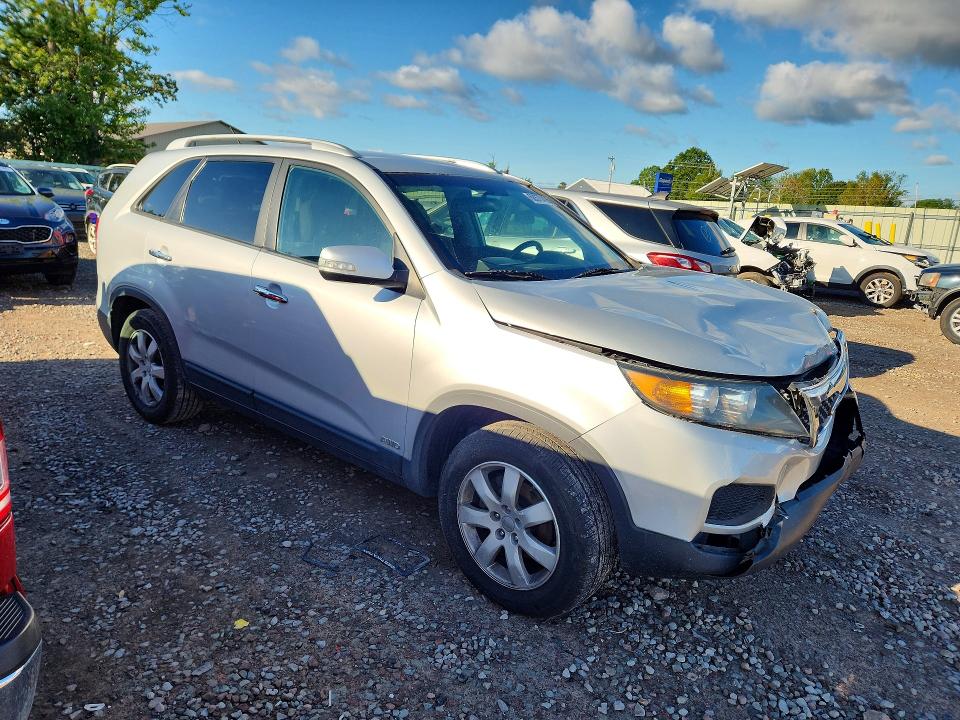 Photo 4 from auction – 2012 KIA SORENTO with VIN 5XYKTDA23CG287064