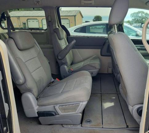 Фото 11 с аукциона – 2010 DODGE GRAND CARAVAN с VIN 2D4RN5D15AR195158