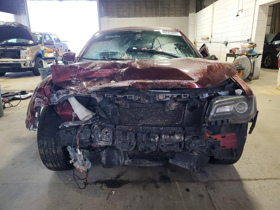 صورة رقم 5 من المزاد - 2018 CHRYSLER 300 مع VIN 2C3CCAGGXJH141401
