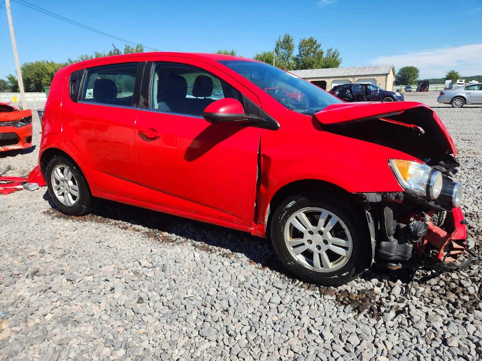 Снимка 4 от търг – 2015 CHEVROLET SONIC с VIN 1G1JC6SG0F4211685