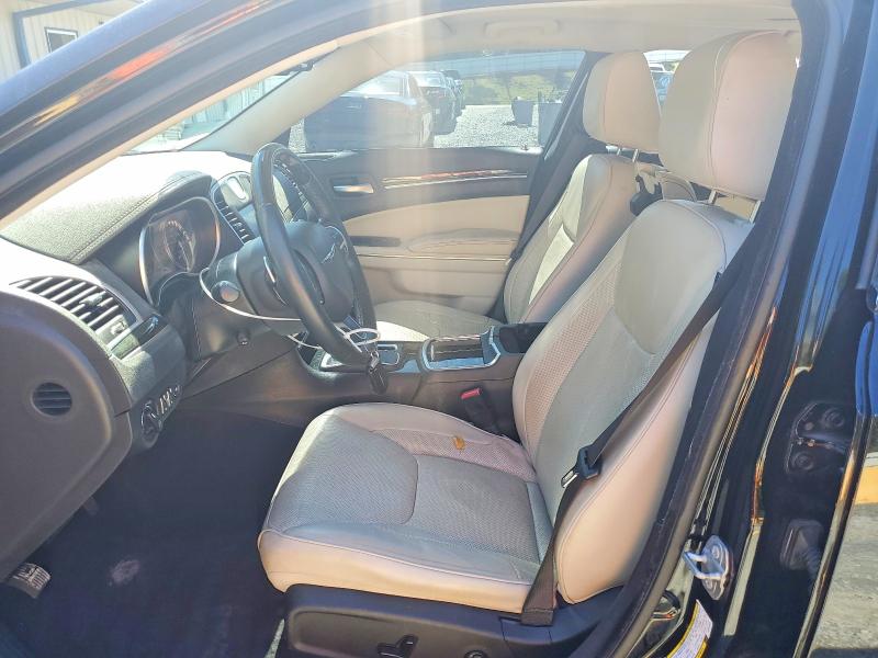 Снимка 7 от търг – 2016 CHRYSLER 300C с VIN 2C3CCAET2GH244028