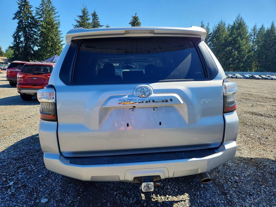 Photo 6 from auction – 2015 TOYOTA 4RUNNER with VIN JTEBU5JR2F5227303