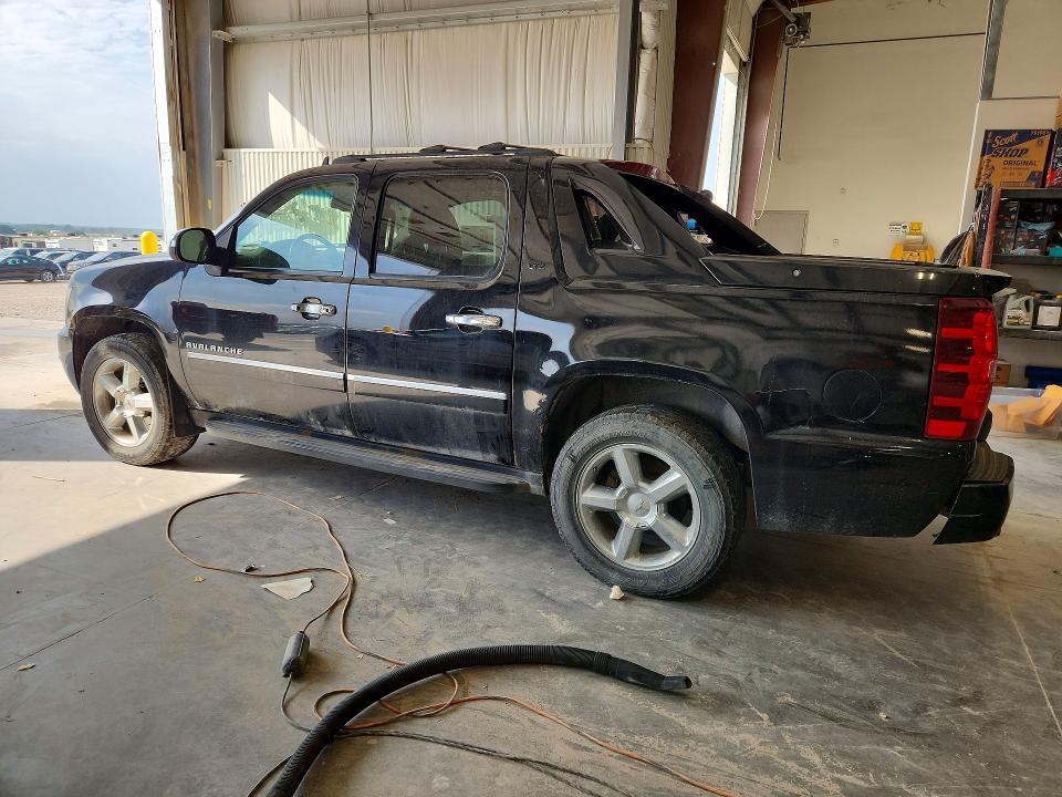 Photo 2 from auction – 2012 CHEVROLET AVALANCHE with VIN 3GNTKGE77CG102733