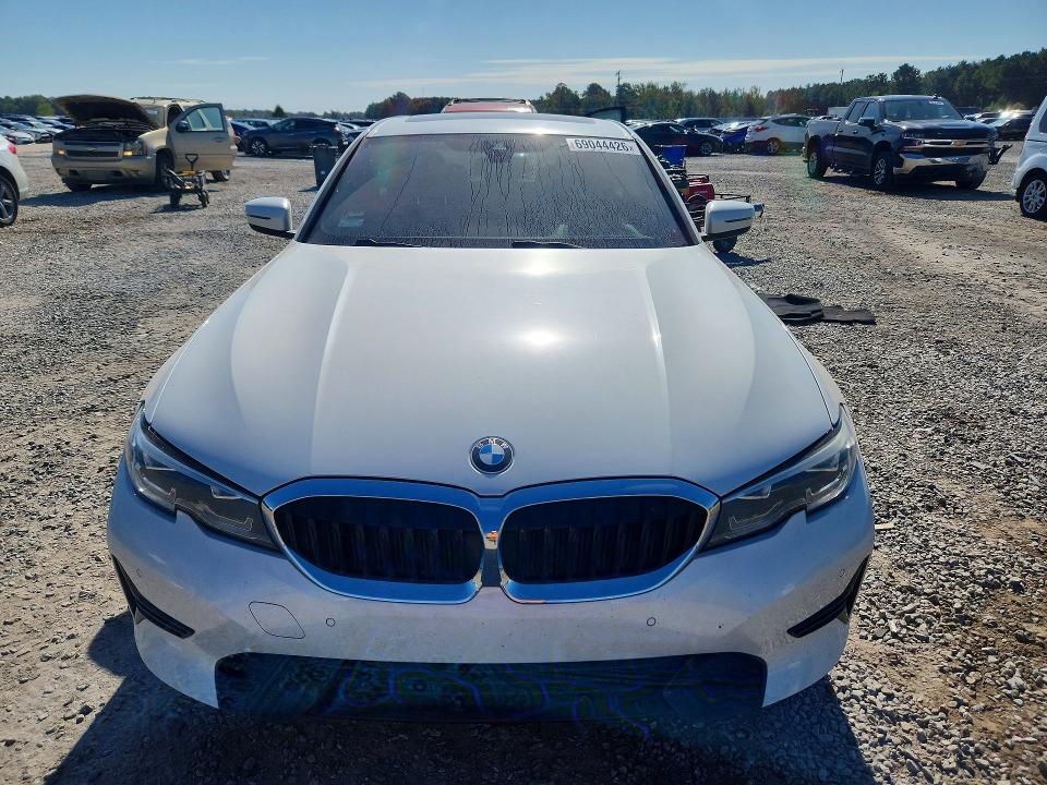 Снимка 5 от търг – 2020 BMW 330XI с VIN 3MW5R7J04L8B18871