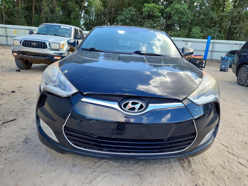 Photo 5 from auction – 2017 HYUNDAI VELOSTER with VIN KMHTC6AD5HU320679