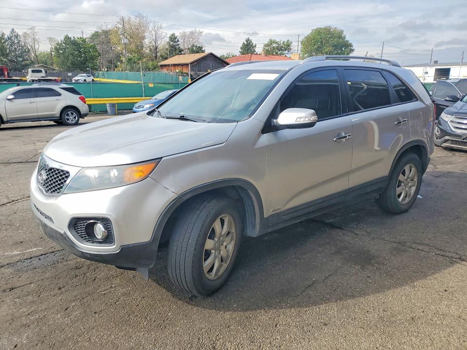 KIA SORENTO 2012 con VIN 5XYKTDA28CG228351 - Foto de la subasta