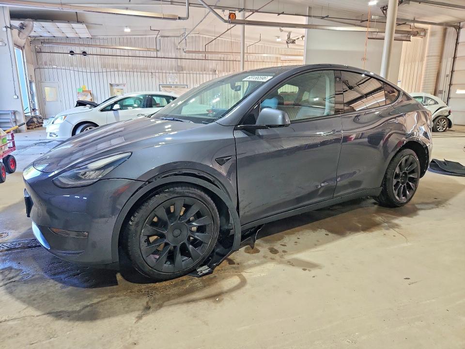 TESLA MODEL Y 2022 مع رقم تعريف المركبة 7SAYGDEE2NF317185 - صورة من المزاد