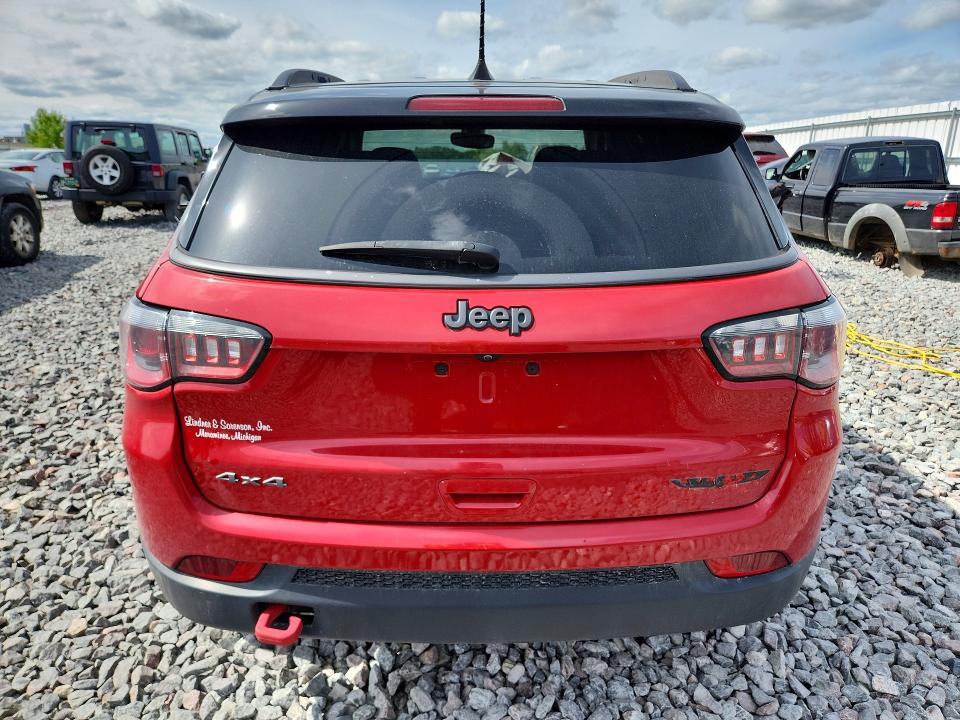 Снимка 6 от търг – 2018 JEEP COMPASS с VIN 3C4NJDDB5JT198696