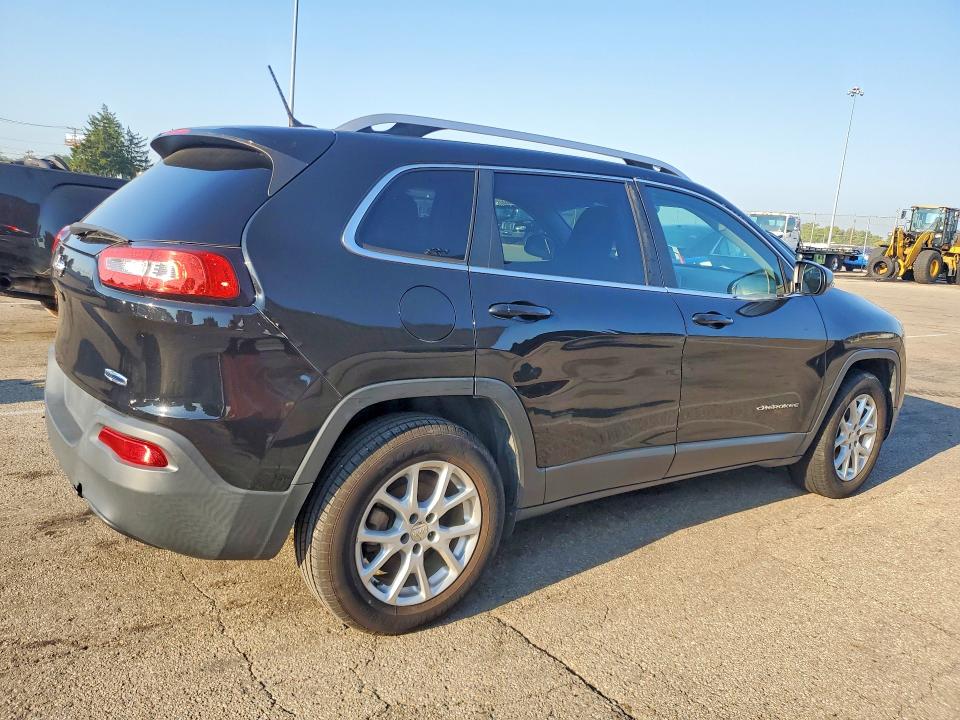 Photo 3 from auction – 2018 JEEP CHEROKEE with VIN 1C4PJLCB5JD513376