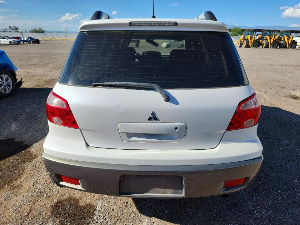 Photo 6 from auction – 2005 MITSUBISHI OUTLANDER with VIN JA4LX31F05U024046