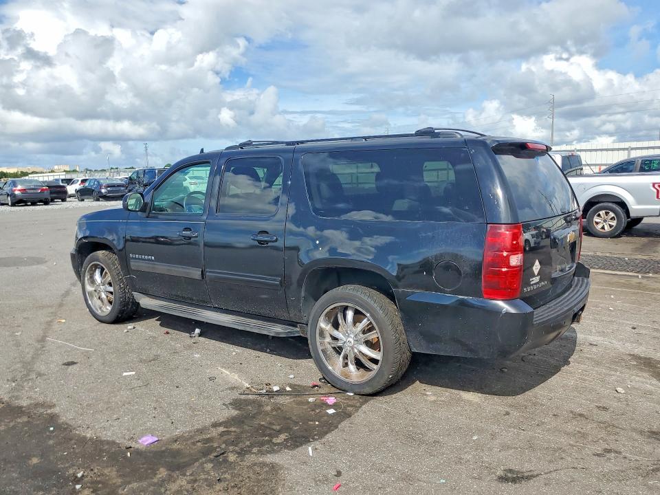 Photo 2 from auction – 2013 CHEVROLET SUBURBAN with VIN 1GNSCJE02DR373113
