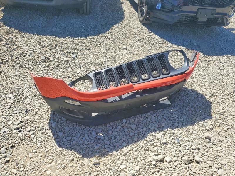 Photo 13 from auction – 2018 JEEP RENEGADE with VIN ZACCJBBBXJPH60999