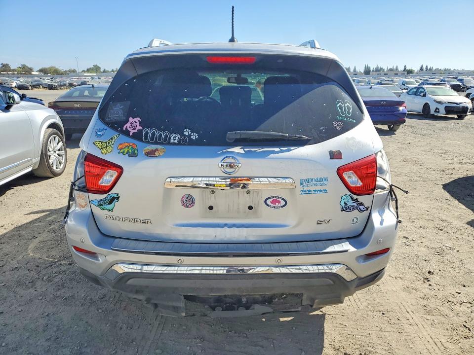 Photo 6 from auction – 2018 NISSAN PATHFINDER with VIN 5N1DR2MN0JC608198