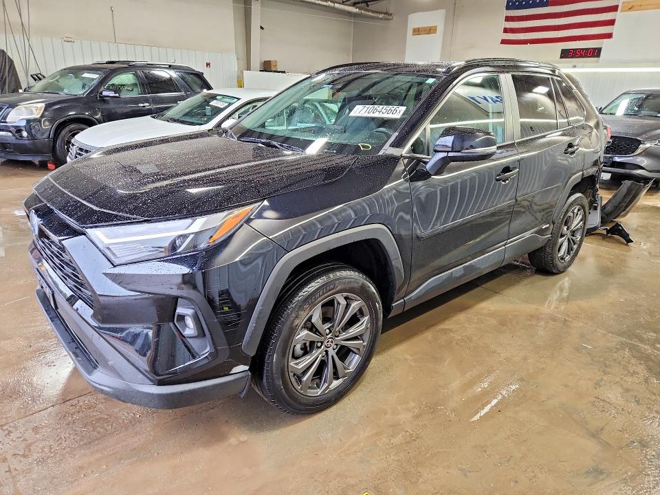 Photo 1 from auction – 2022 TOYOTA RAV4 with VIN 4T3B6RFV6NU103702