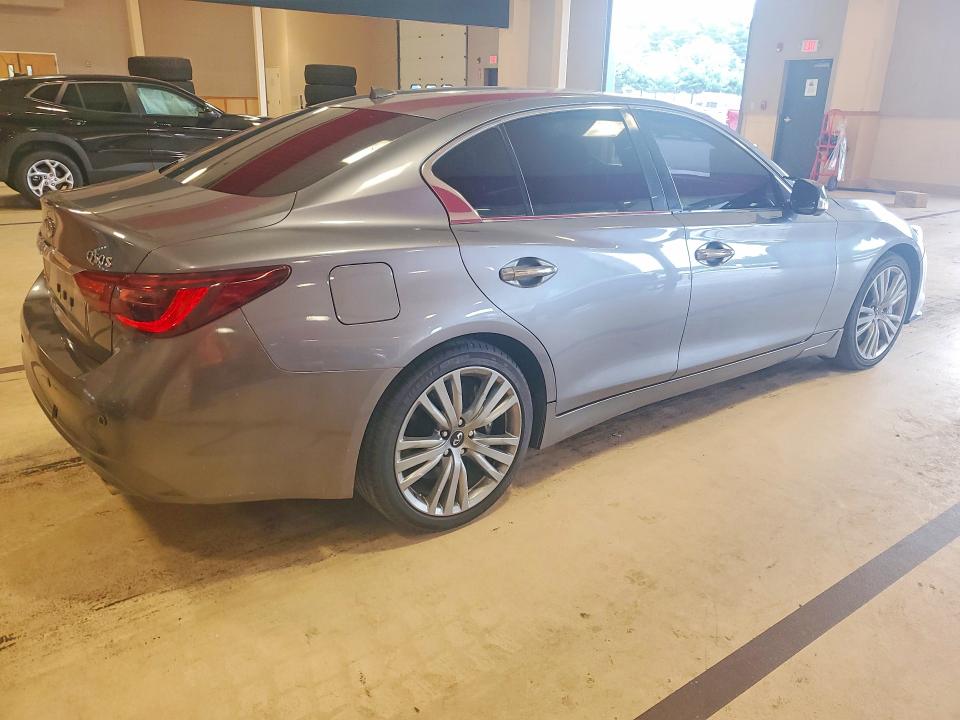 Photo 3 from auction – 2019 INFINITI Q50 with VIN JN1EV7AR6KM558530