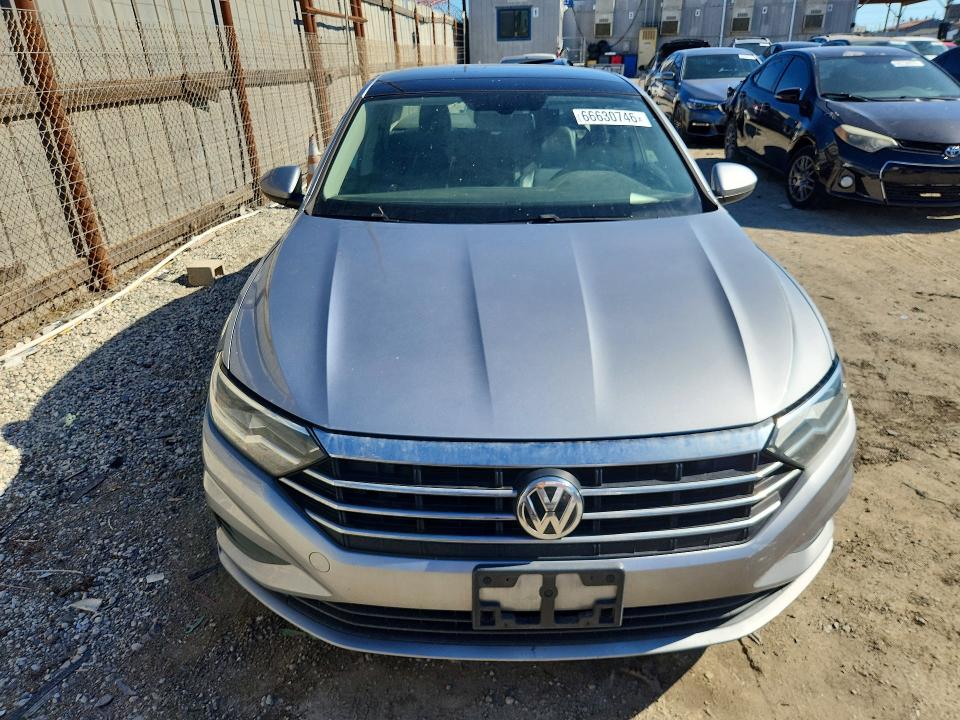 Photo 5 from auction – 2019 VOLKSWAGEN JETTA with VIN 3VWC57BU1KM266017
