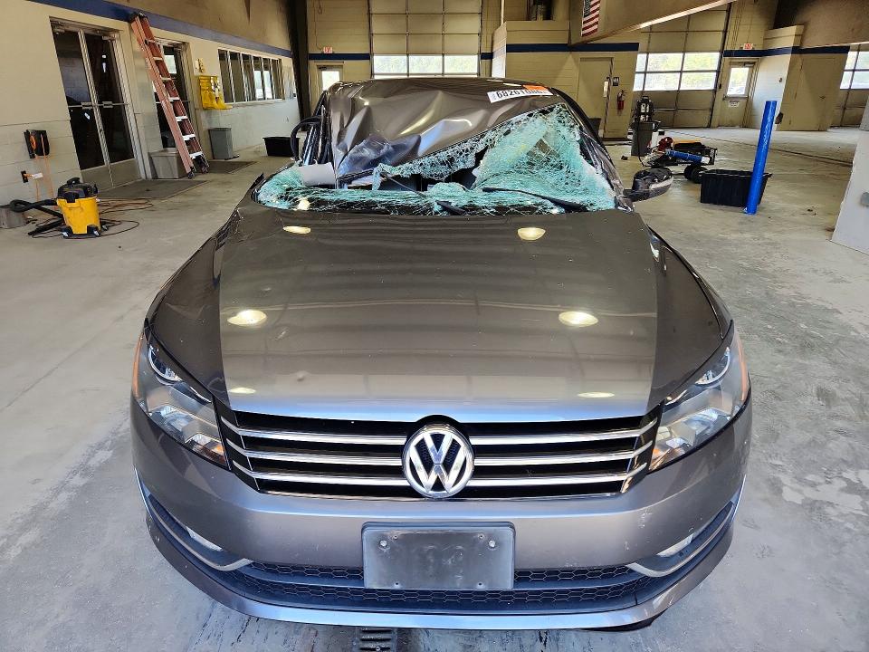 Photo 5 from auction – 2015 VOLKSWAGEN PASSAT with VIN 1VWAS7A35FC119795