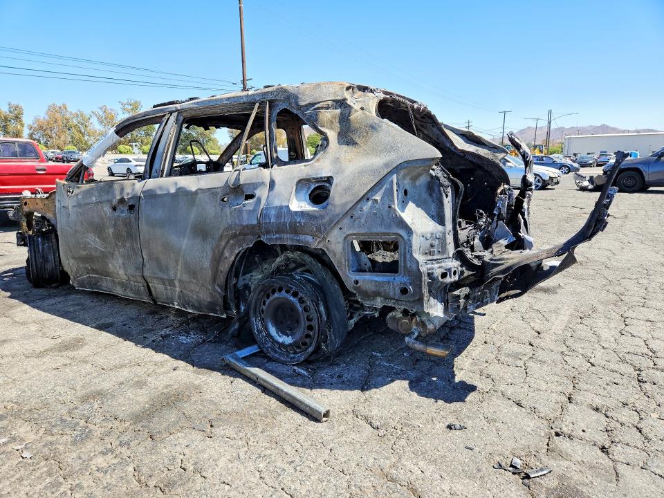 Photo 2 from auction – 2020 TOYOTA RAV4 with VIN 2T3H1RFV5LW063053