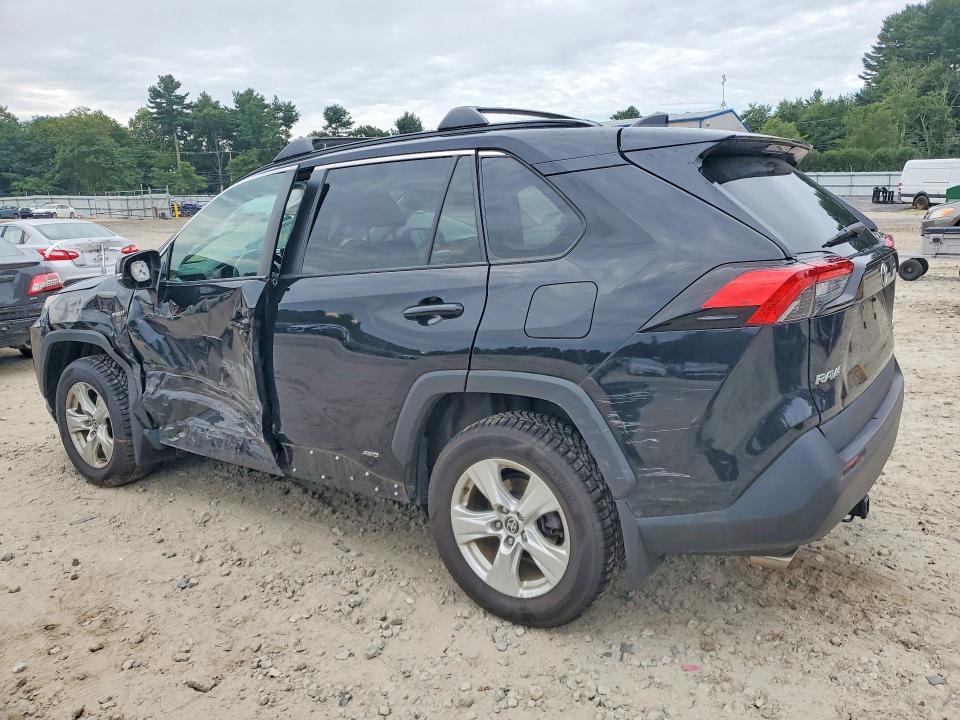 Снимка 2 от търг – 2021 TOYOTA RAV4 с VIN 2T3RWRFV9MW113900
